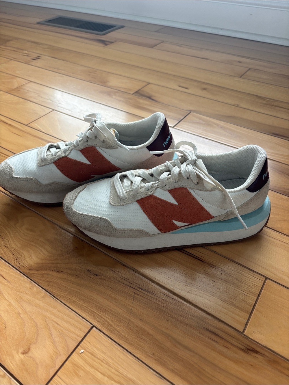 Women’s New Balance 237 Tan Sneakers with Rust Suede Stripes Size 8 - Picture 2 of 7
